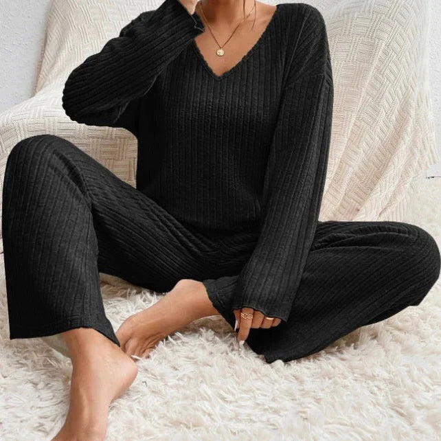 VIVIENNE | Ensemble deux pièces avec pantalon droit et top à décolleté en V